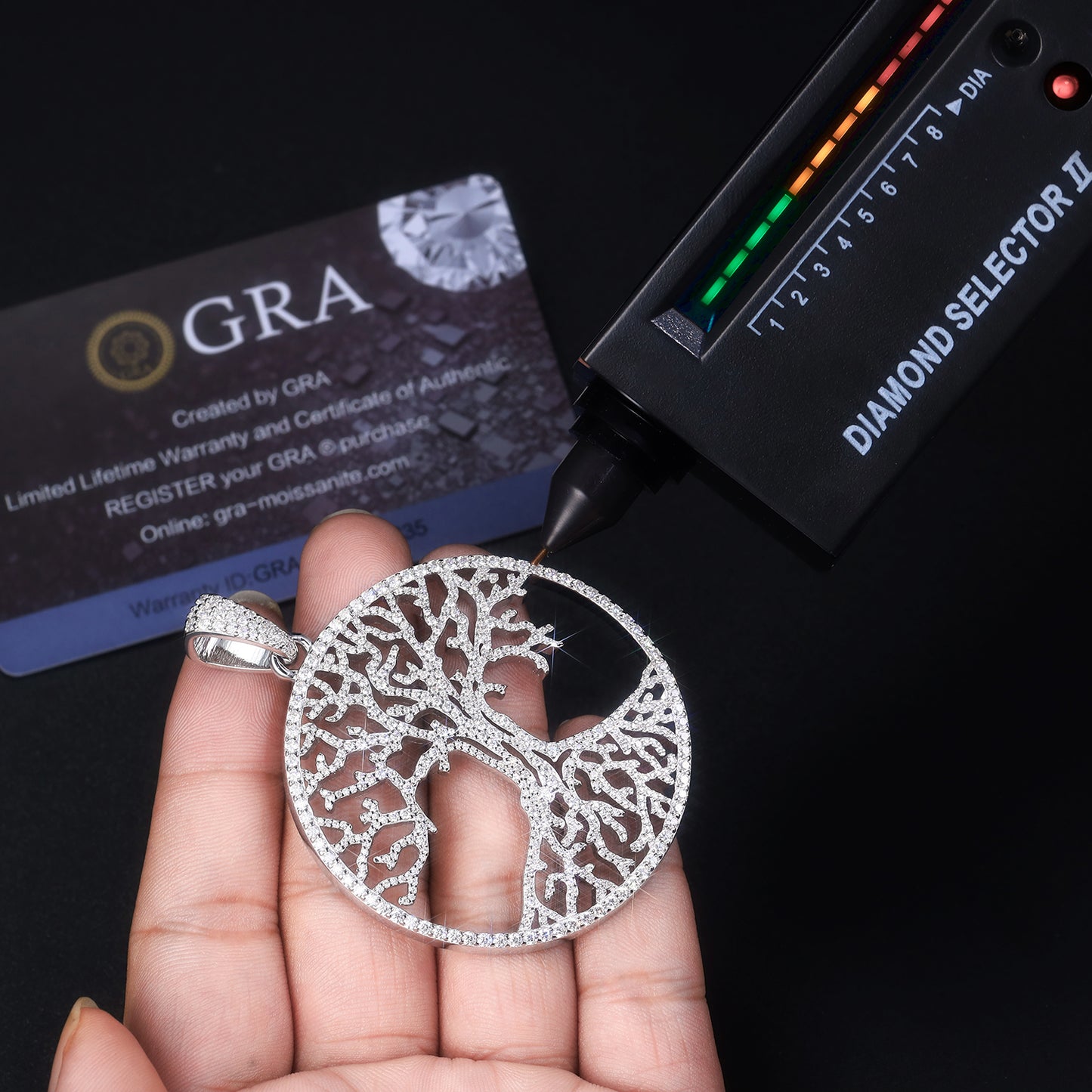 Set With Top-quality Moissanite, This Luxurious And Fashionable Light Luxury Trend Jewelry Necklace Pendant Is Made Of S925 Silver Electroplated With Platinum