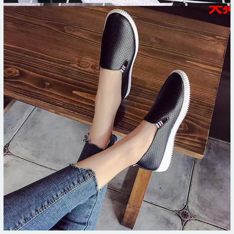 Flat leather women's shoes with one pedal