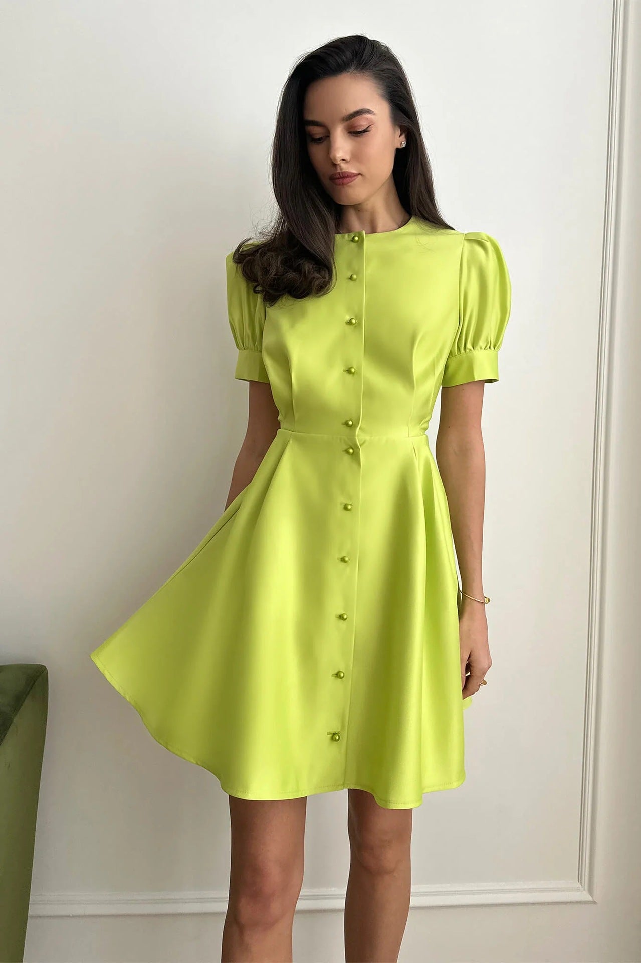 Round Neck Puff Sleeve Short Sleeve Pleated Waist Tight Pearl Buckle A- Line Mid-length Formal Dress