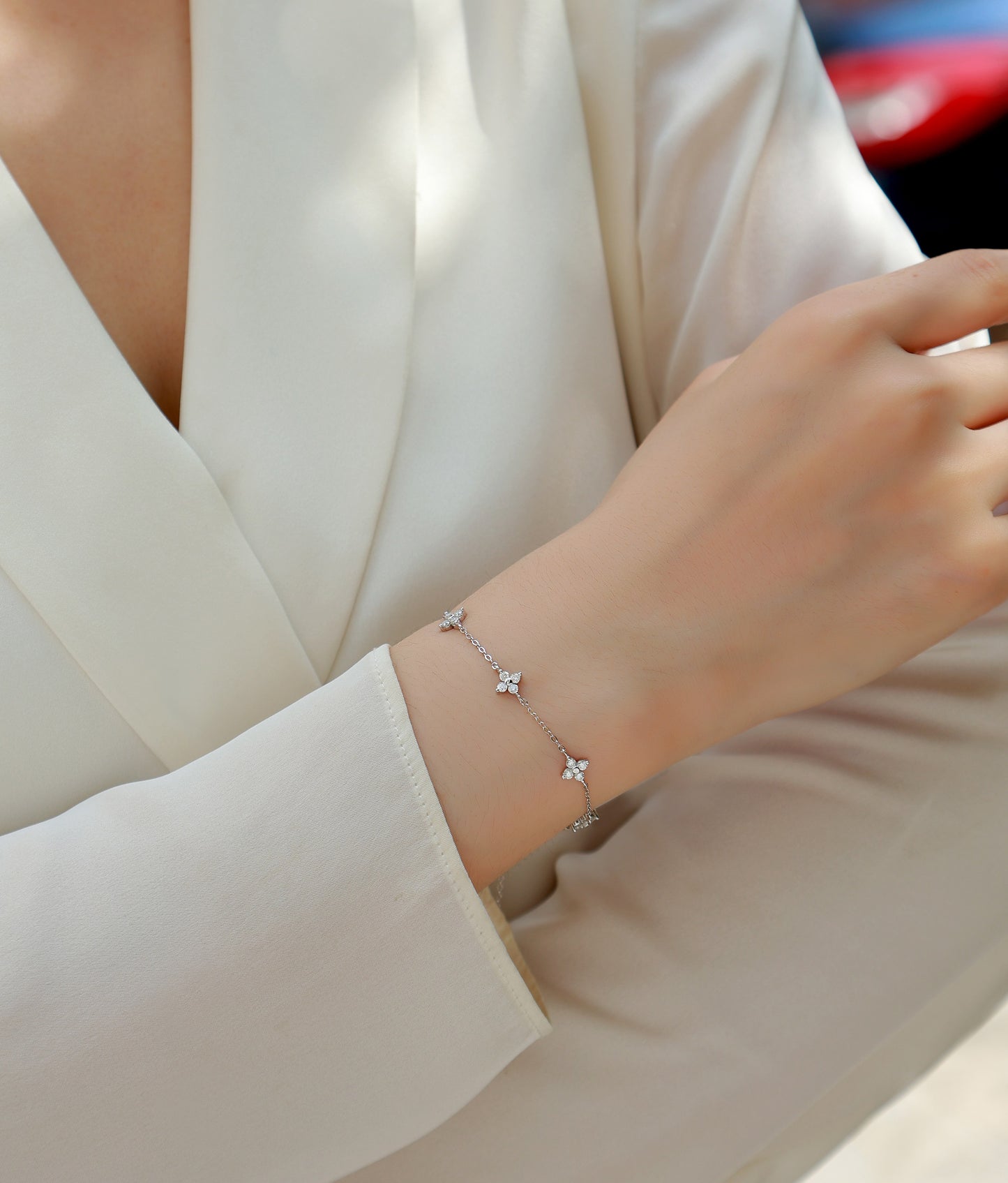 Set With Top-quality Moissanite, This Luxurious And Fashionable Light Luxury Jewelry Silver Bracelet Is Made Of S925 Silver Electroplated With Platinum