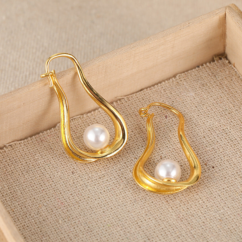 Retro-style Fashion Earrings For Women From Europe And The US