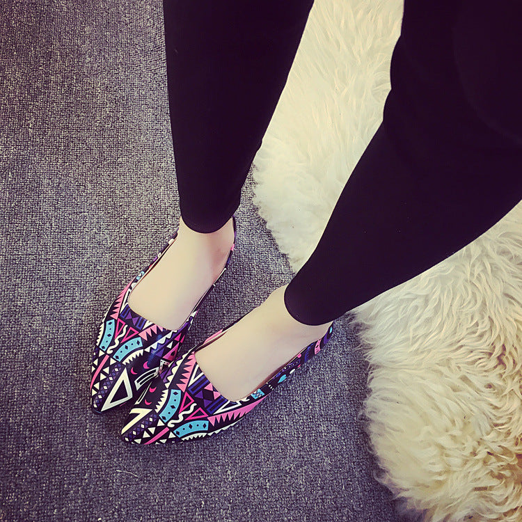 Printed flat shoes