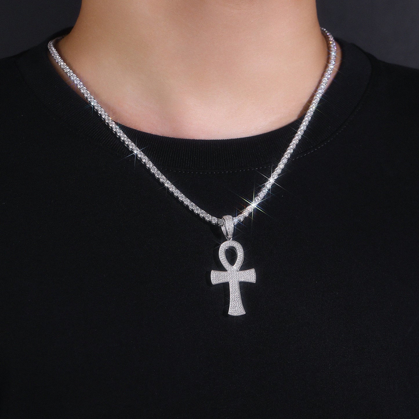 Set With Top-quality Moissanite, This Luxurious And Fashionable Light Luxury Trend Jewelry Necklace Pendant Is Made Of S925 Silver Electroplated With Platinum