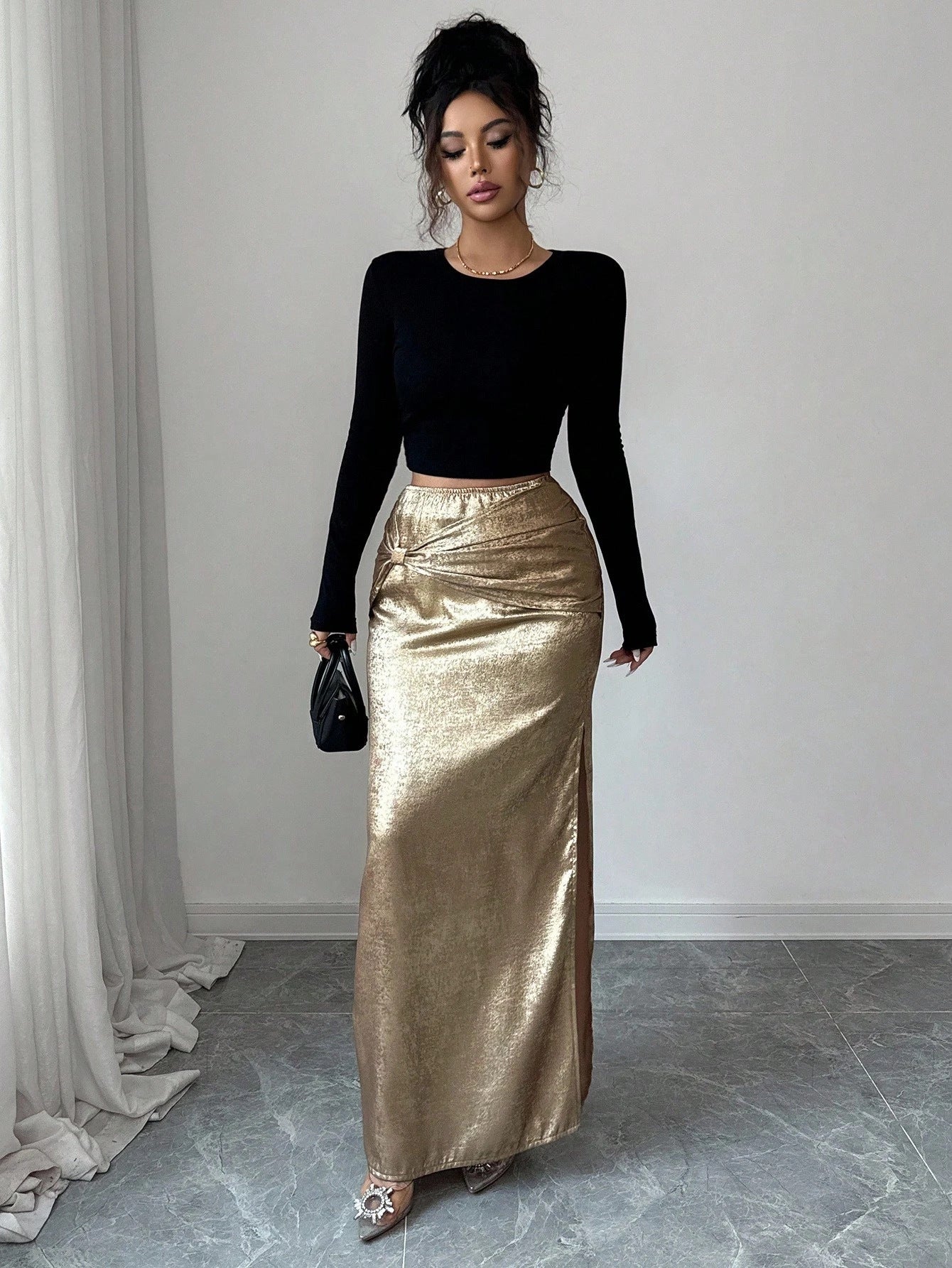 Women's Metal-Embellished Pleated Bodycon Skirt With Slit Slimming Design