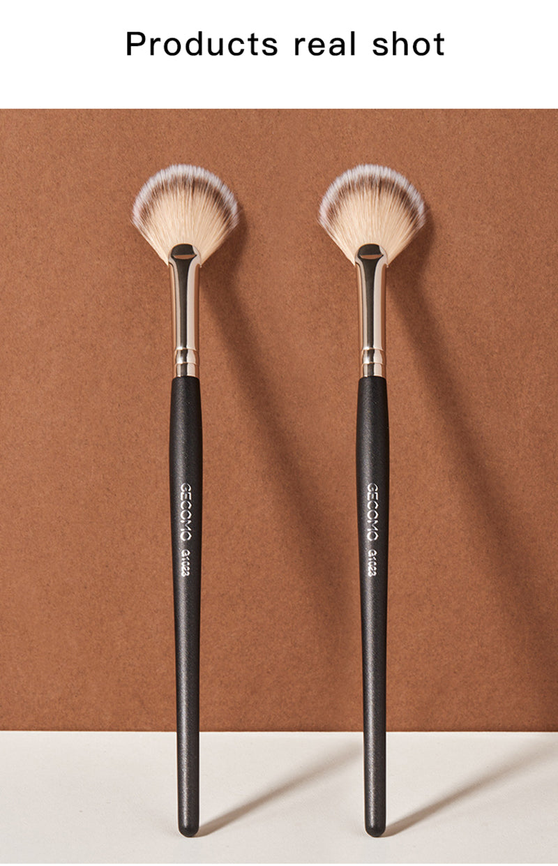 Scalloped Highlight Makeup Brush Beauty Tool
