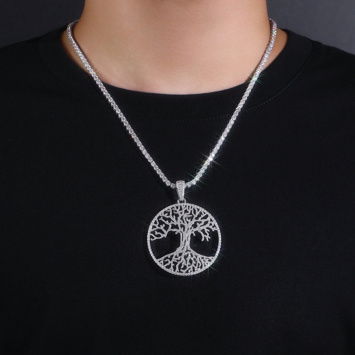 Set With Top-quality Moissanite, This Luxurious And Fashionable Light Luxury Trend Jewelry Necklace Pendant Is Made Of S925 Silver Electroplated With Platinum