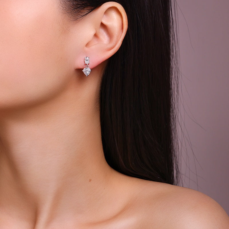 Top-quality Moissanite Luxury And Fashionable Light Luxury Jewelry Silver Stud Earrings S925 Silver Plated Platinum