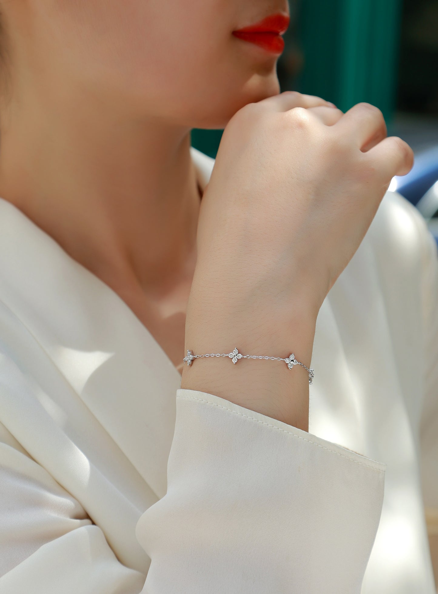 Set With Top-quality Moissanite, This Luxurious And Fashionable Light Luxury Jewelry Silver Bracelet Is Made Of S925 Silver Electroplated With Platinum