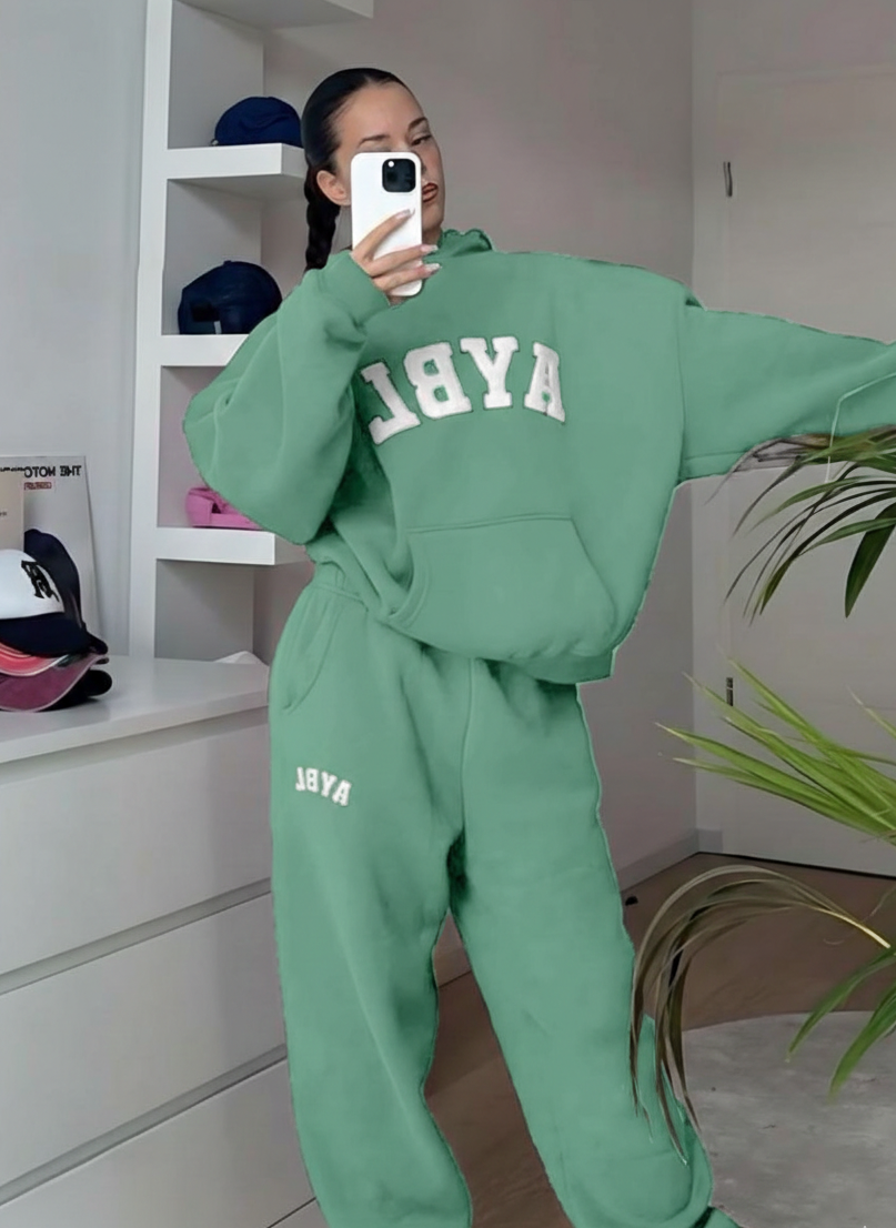 ترنج ميلتون حريمي هودي وبنطلون