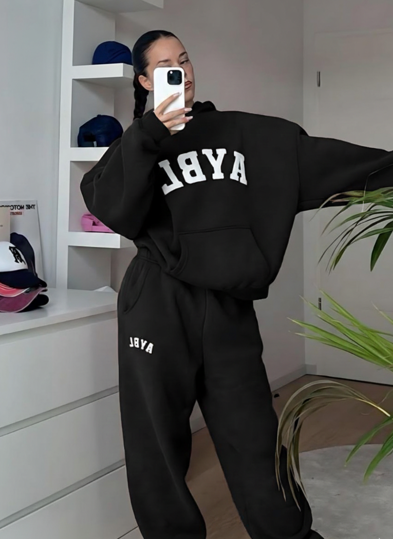 ترنج ميلتون حريمي هودي وبنطلون