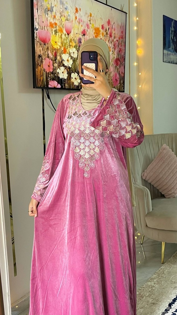 عباية استقبال فاخرة بخامة القطيفة الفرنساوي - Eshtree