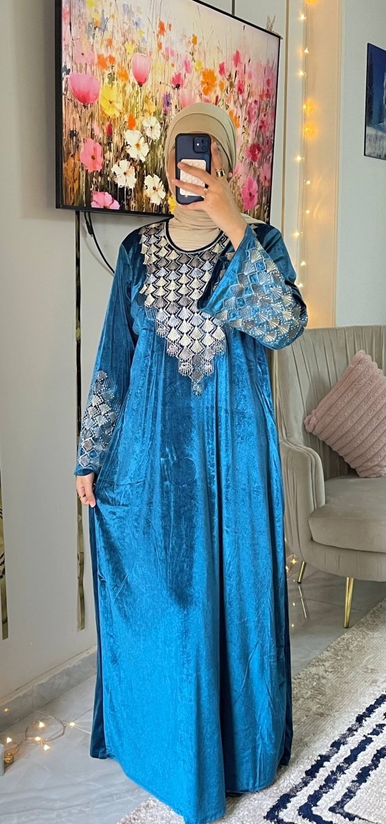 عباية استقبال فاخرة بخامة القطيفة الفرنساوي - Eshtree