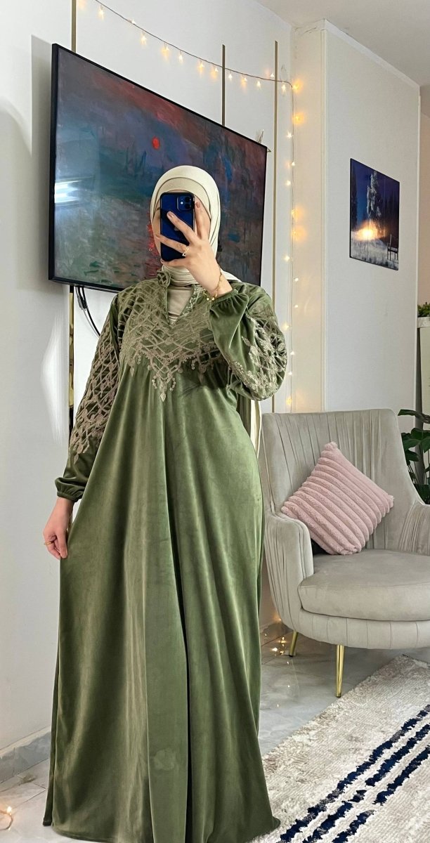 عباية بخامة القطيفة الهايدي المميزة عالية الجودة - Eshtree