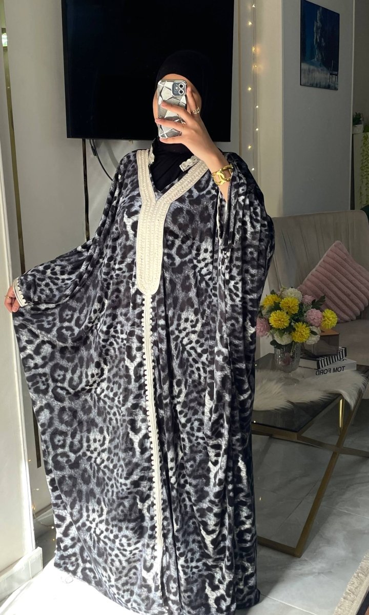 عباية فاخرة بخامة القطيفة الفرنساوي تيجر - Eshtree