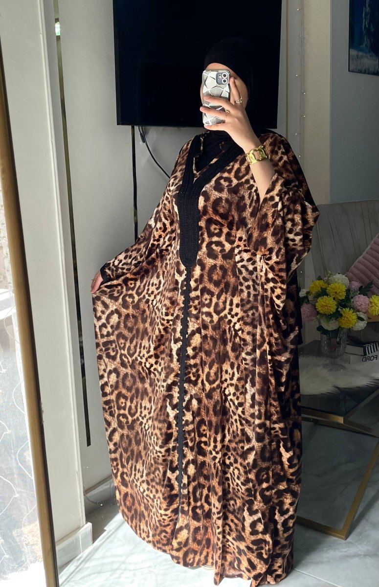 عباية فاخرة بخامة القطيفة الفرنساوي تيجر - Eshtree