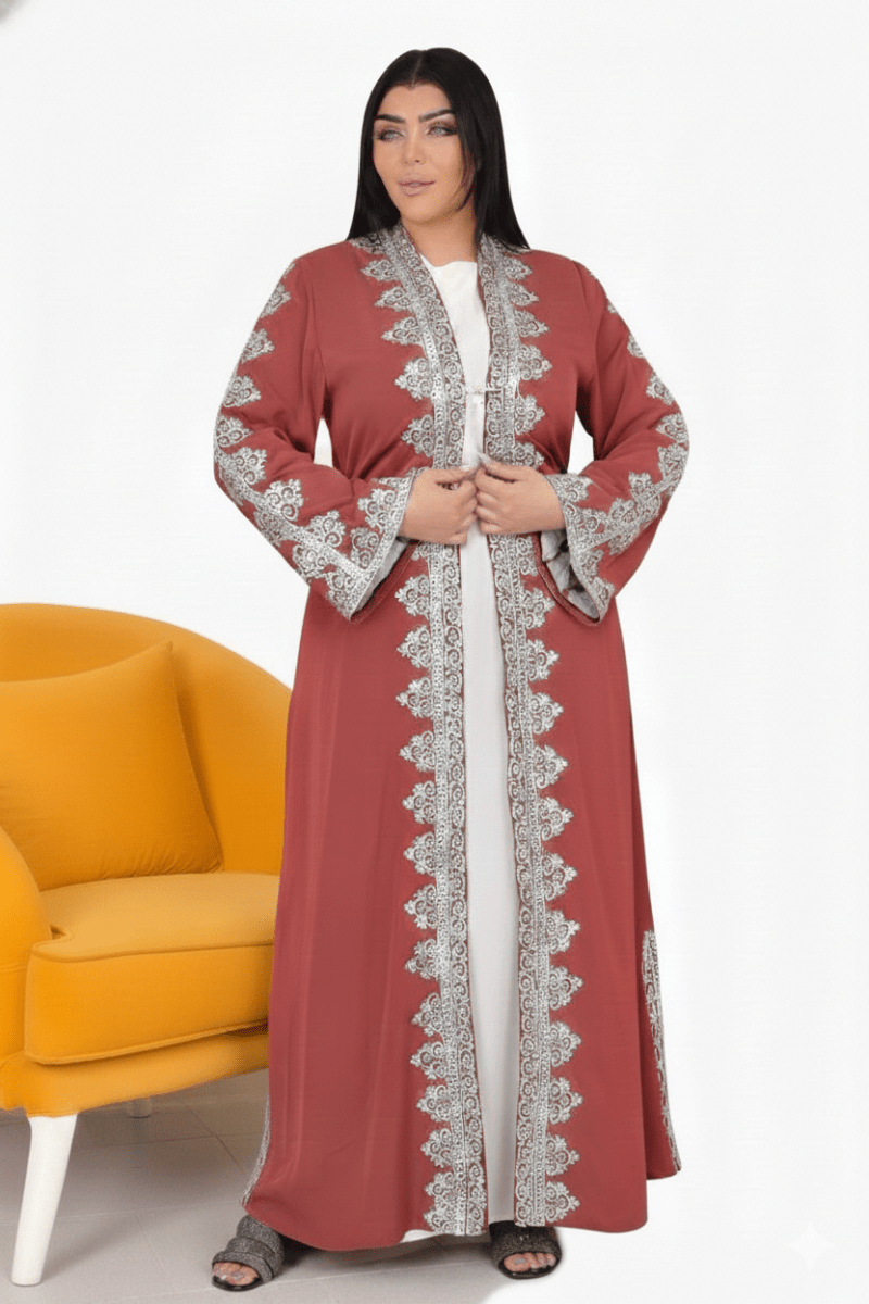 عباية حرير بتطريز ناعم وقَصّة واسعة - Eshtree