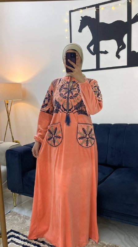 عباية قطيفة ناعمة بتصميم عملي ومريح للاستقبال - Eshtree