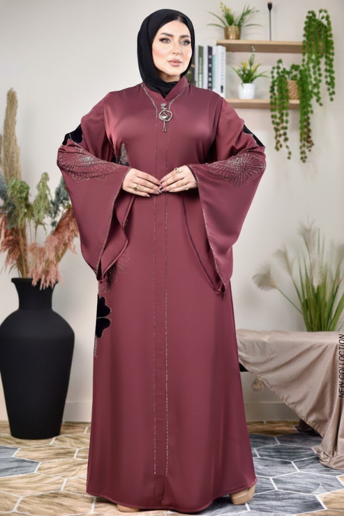 عباية ملونة أنيقة بتفاصيل فنية وعصرية - Eshtree