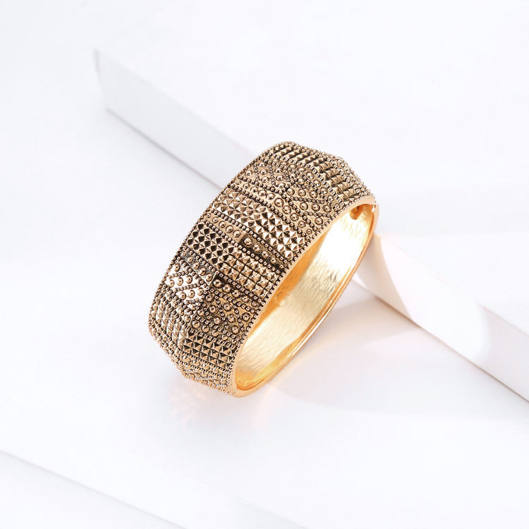 Wide Side Bracelet Exaggerated Personality Spring Opening