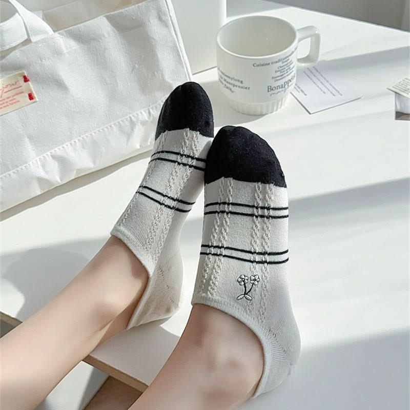 Black And White Cute Bubble Mouth Women's Low - cut Liners Socks Invisible - Eshtree