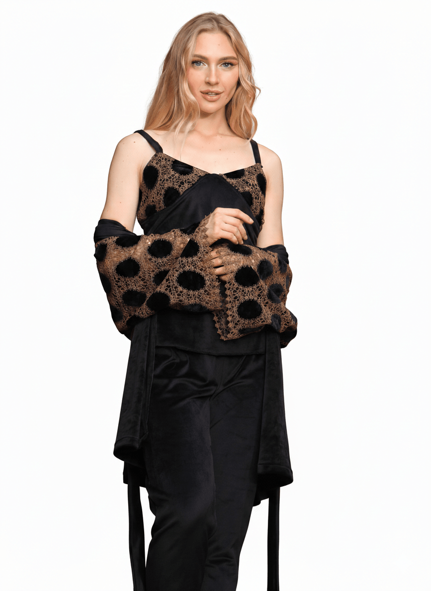 بيجامة قطيفة نسائية مع دانتيل - Eshtree