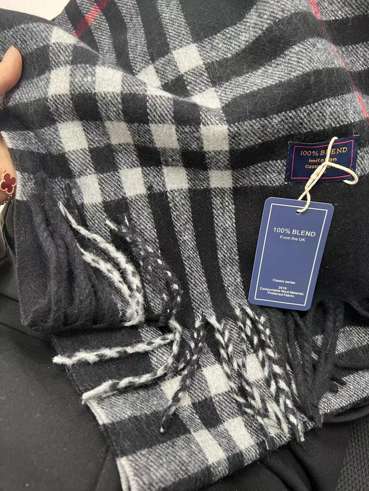 Unisex Cashmere-like Plaid Light Luxury Scarf