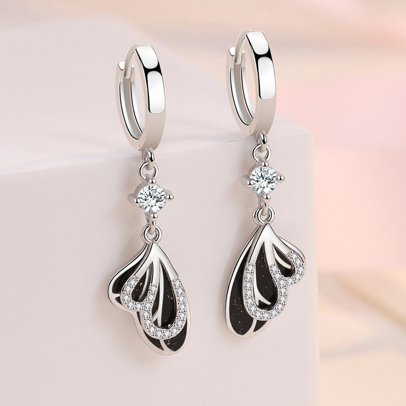 Stylish Diamond-encrusted Butterfly Earrings With A Niche Designer-inspired Look