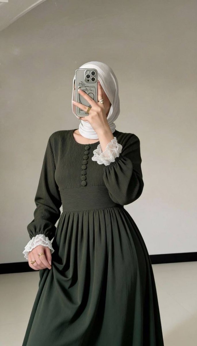 دريس قطيفة كلاسيكي ناعم بأكمام دانتيل لإطلالة يومية مميزة - Eshtree