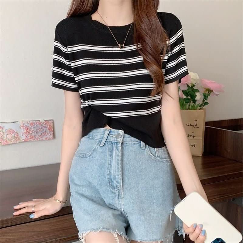 Figure - flattering Slimming French - style Short - sleeve Top - Eshtree