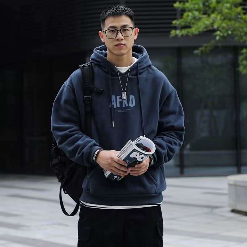 Fleece - lined Thickened American Retro Men's Sweater - Eshtree