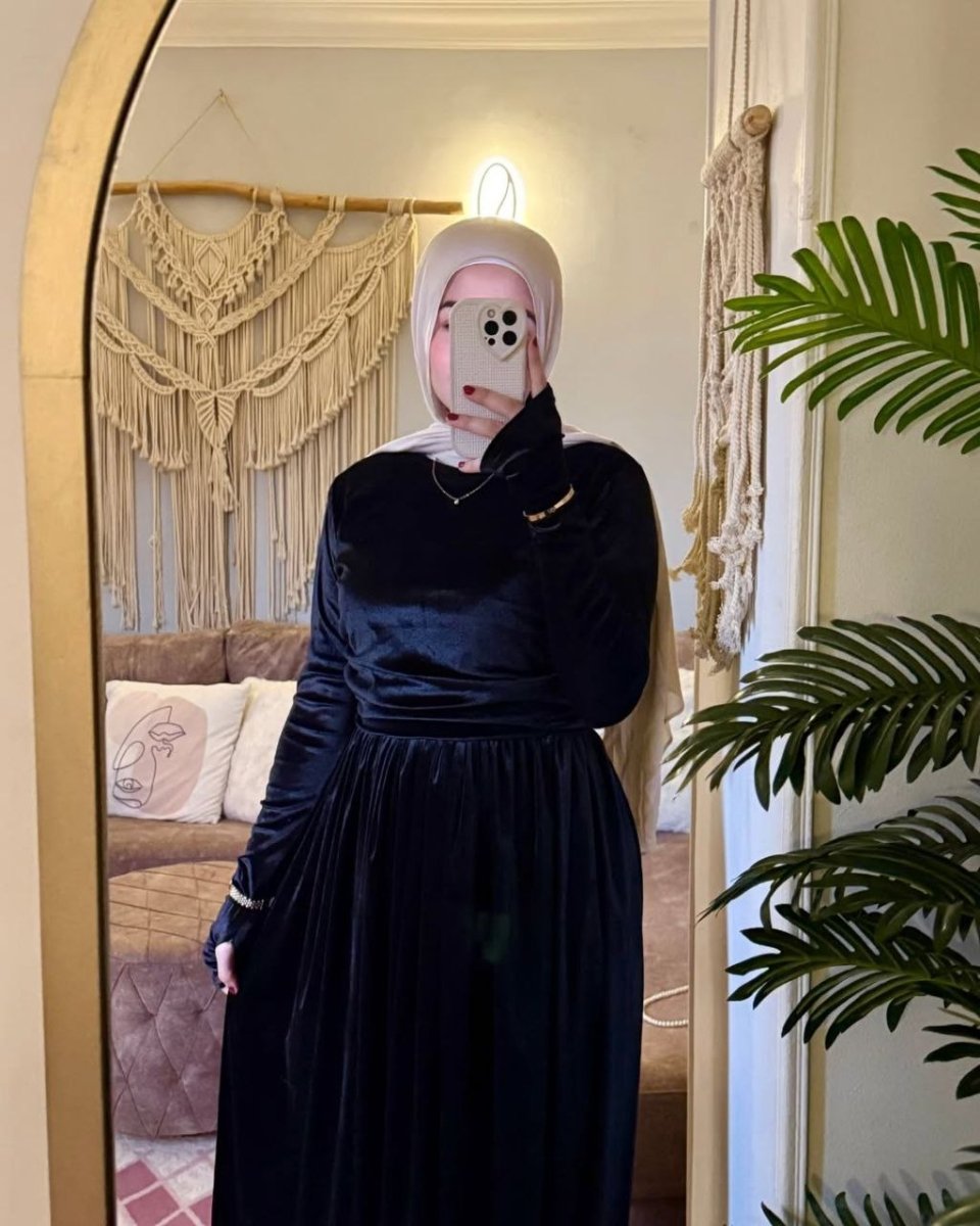 فستان قطيفة فرنساوي بإطلالة راقية للمحجبات - Eshtree