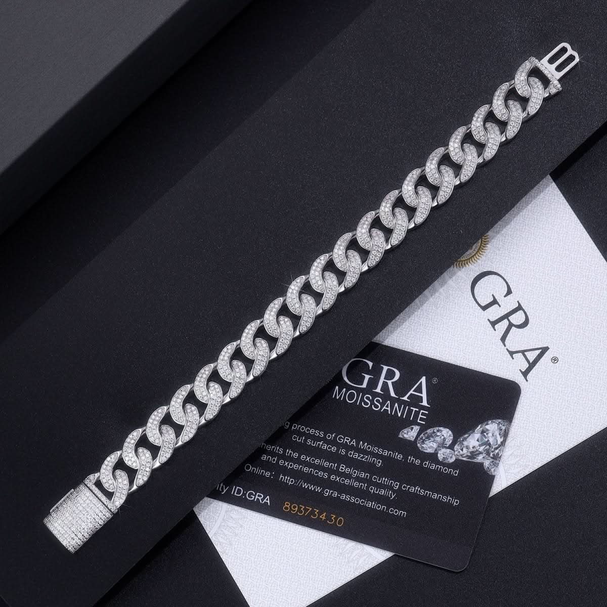 Set With Top - quality Moissanite, This Luxurious And Fashionable Light Luxury Jewelry Silver Bracelet Is Made Of S925 Silver Electroplated With Platinum - Eshtree