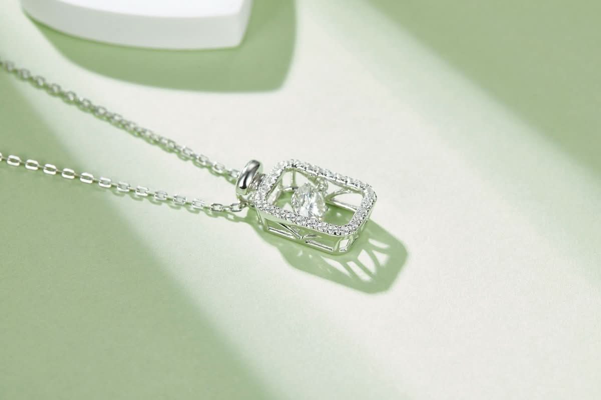 Set With Top - quality Moissanite, This Luxurious And Fashionable Light Luxury Trend Jewelry Necklace Pendant Is Made Of S925 Silver Electroplated With Platinum - Eshtree