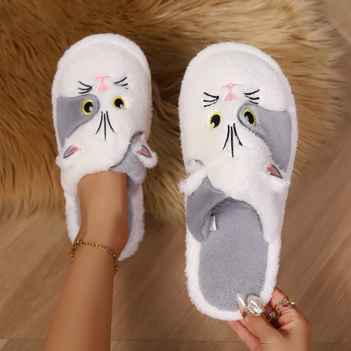 Women's Cotton Slippers Minimalist Design Winter Cartoon Pattern - Eshtree