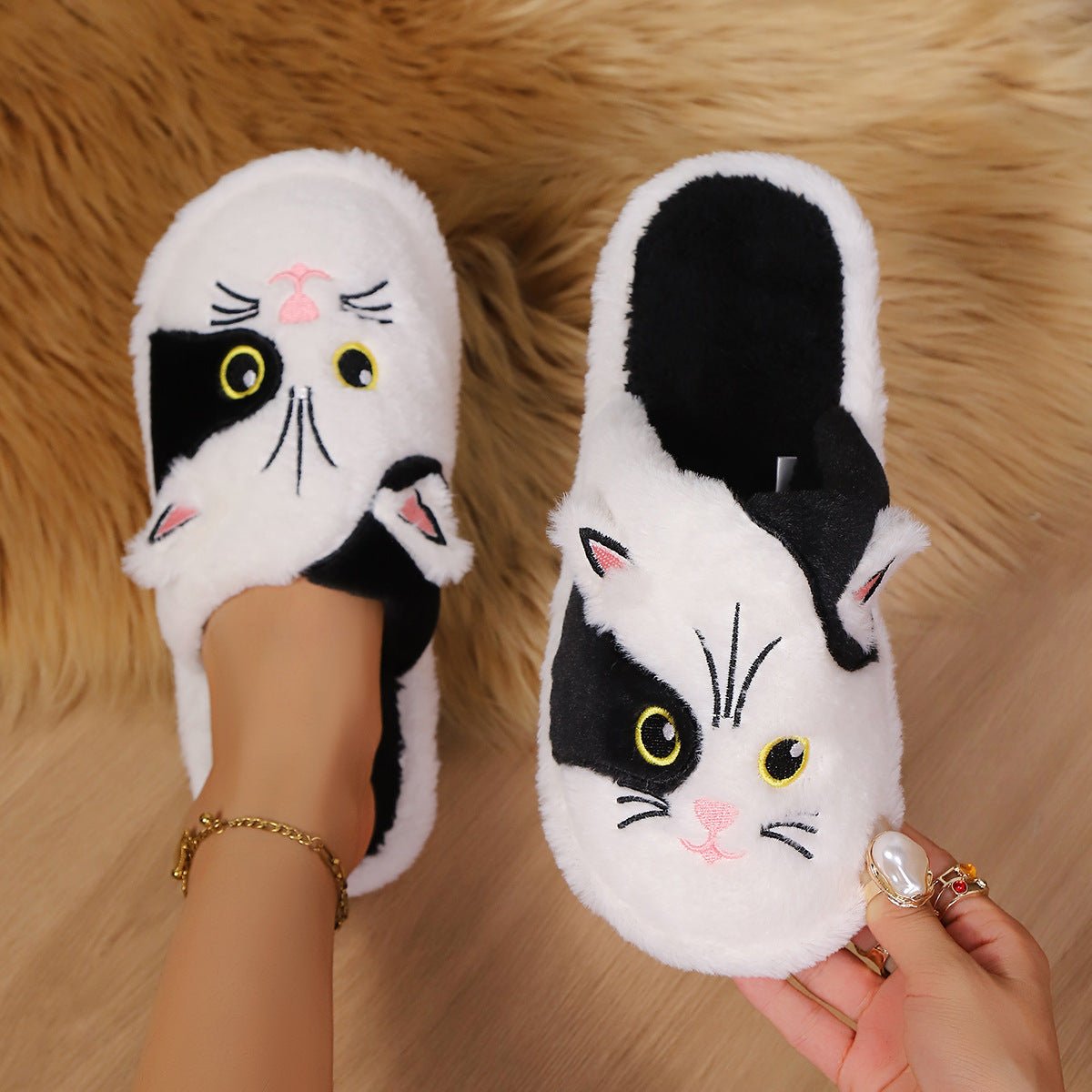 Women's Cotton Slippers Minimalist Design Winter Cartoon Pattern - Eshtree