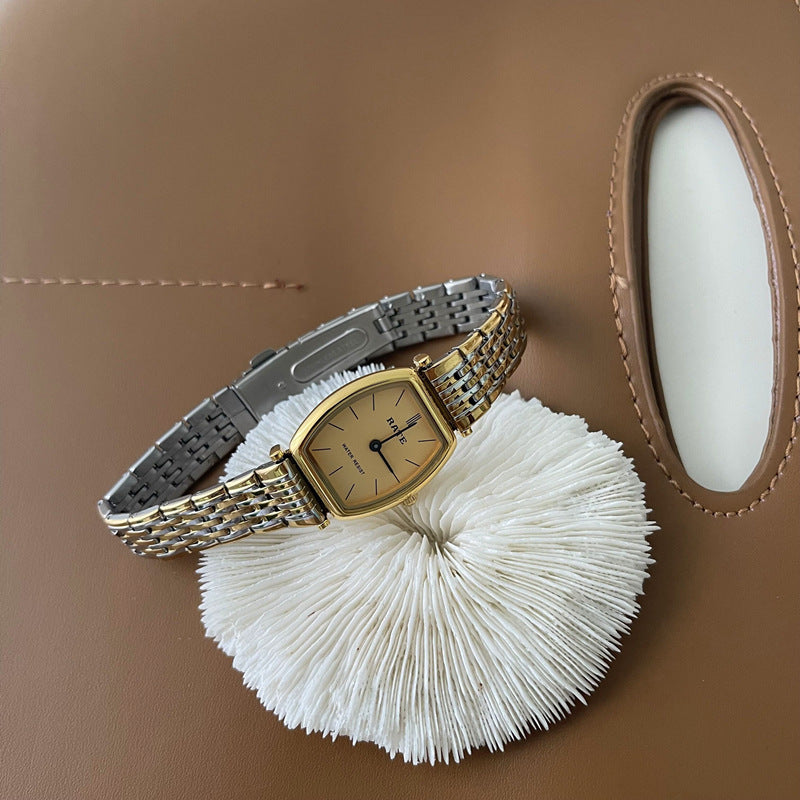 ساعة ريترو برميل النبيذ الفولاذية للنساء