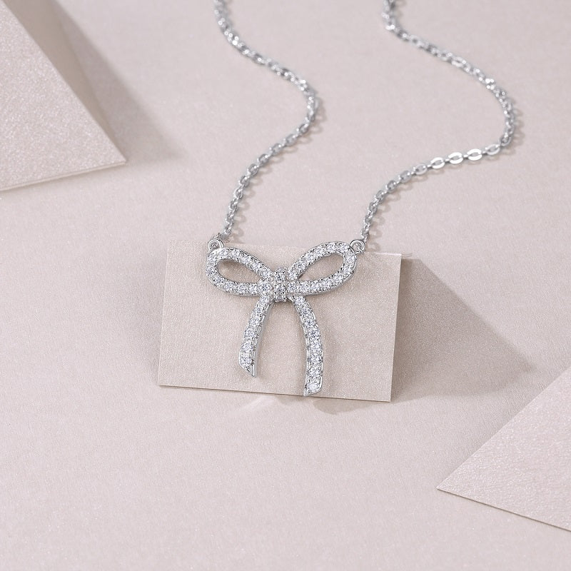 Set With Top-quality Moissanite, This Luxurious And Fashionable Light Luxury Trend Jewelry Necklace Pendant Is Made Of S925 Silver Electroplated With Platinum