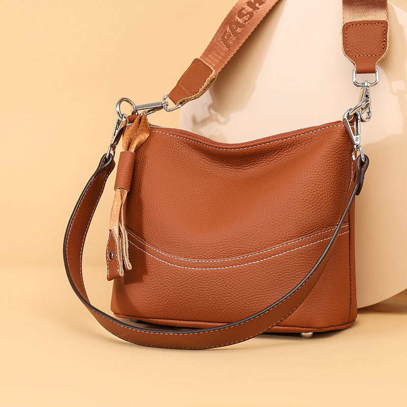 Fashionable And Versatile Simple Daily Commuter Crossbody Bag