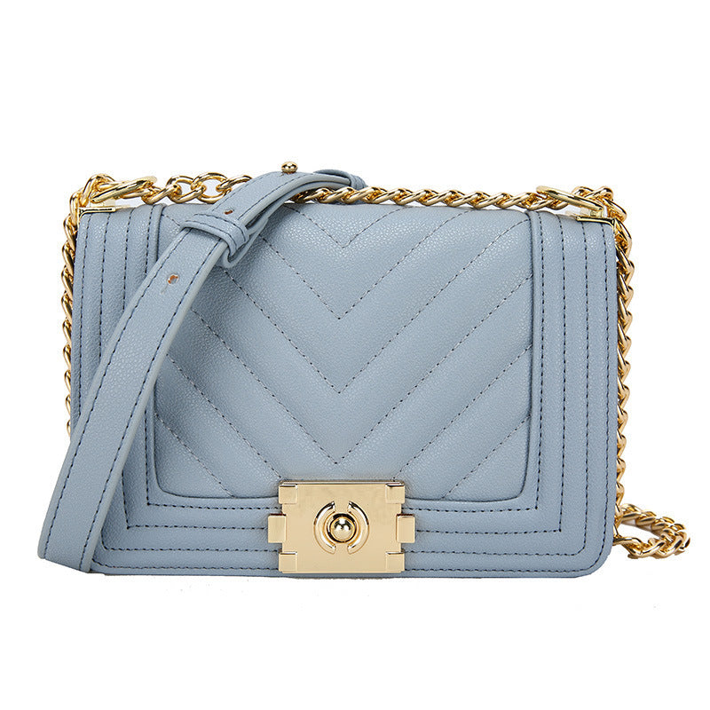 حقيبة كتف نسائية مزينة بسلسلة مرصعة بالألماس