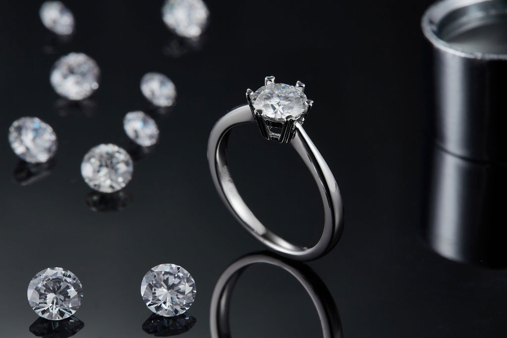 Snowflake Blooming - A Wedding Ring Set With 1-carat Top-quality Moissanite S925 Silver And Platinum-plated Diamond. The Ring Can Be Inspected With A Diamond Pen