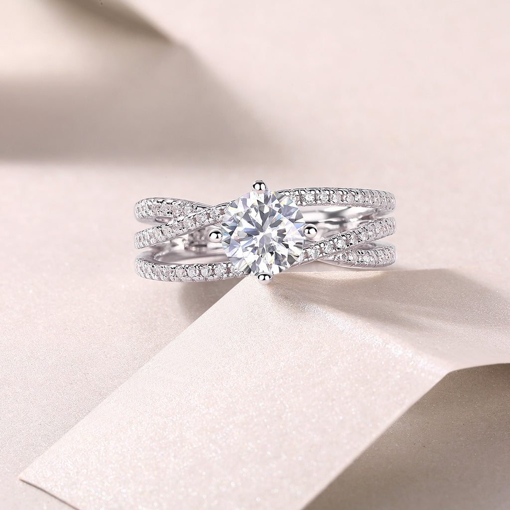 Unrestrained Imagination - A 1-carat Top-quality Moissanite S925 Silver Diamond Wedding Ring With Platinum Plating. The Ring Can Be Inspected With A Diamond Pen.