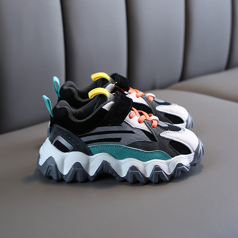 أحذية رياضية للطلاب مزودة بشريط لاصق