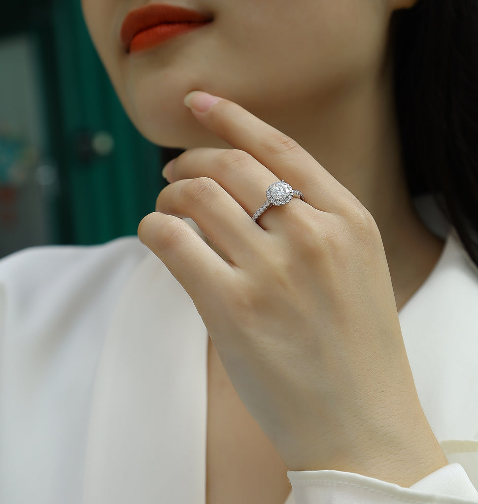 Embrace Your Lover - A Wedding Ring Set With 1-carat Top-quality Moissanite S925 Silver And Platinum-plated Diamond. The Ring Can Be Inspected With A Diamond Pen