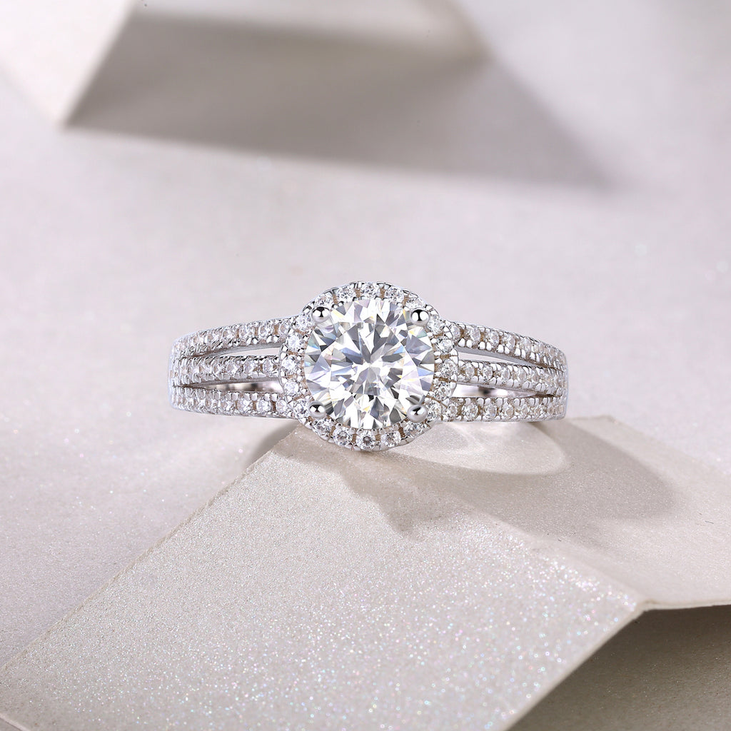 Looking Back - A Wedding Ring Set With 1-carat Top-quality Moissanite S925 Silver And Platinum-plated Diamond Can Be Inspected With A Diamond Pen