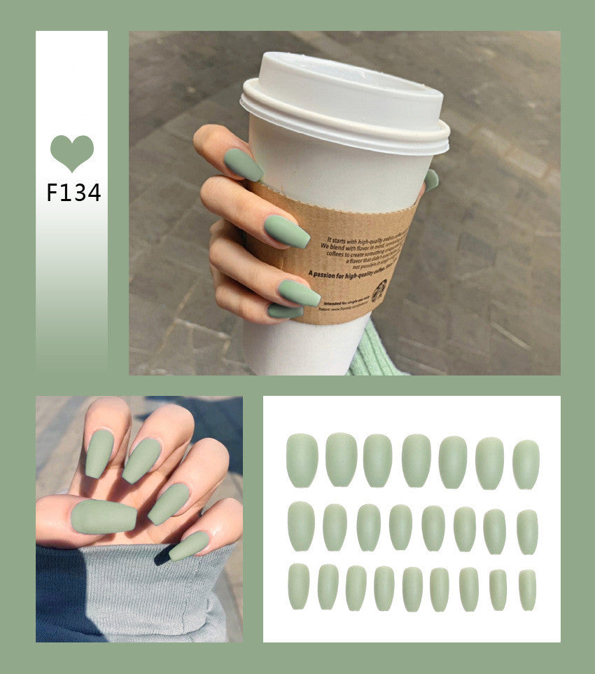 أظافر صناعية بتصميمات مستوحاة من فن تزيين الأظافر وحركات الباليه 