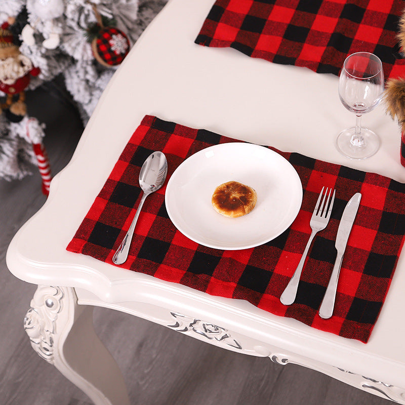 Red and black plaid table mat
