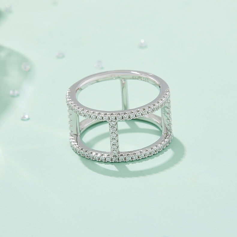 Light Chain Trendy Ring - Set With Top-quality Moissanite S925 Silver And Platinum-plated Diamond Wedding Ring. The Ring Can Be Inspected With A Diamond Pen