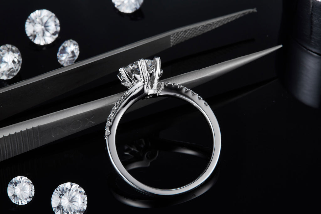 Snowflake Dance - A Wedding Ring Set With 1-carat Top-quality Moissanite S925 Silver And Platinum-plated Diamond. The Ring Can Be Inspected With A Diamond Pen