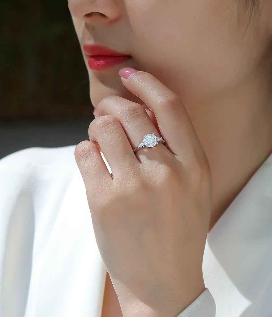 The Vow Of Stars - A Wedding Ring Set With 2-carat Top-quality Moissanite S925 Silver And Platinum-plated Diamond. The Ring Can Be Inspected With A Diamond Pen