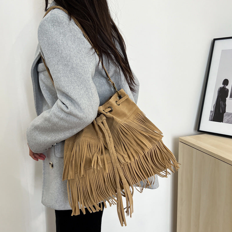 New European And American Simple Retro Tassel Drawstring Bucket Bag